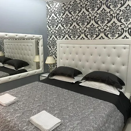 Modern - Centre - Myslym Shyri